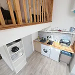 Joli Studio rénové avec mezzanine Hyper centre