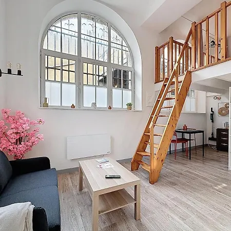 Appartement Joli Rénové Avec Mezzanine Hyper Centre *